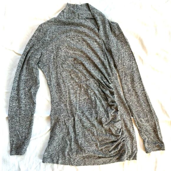 Cute and soft maternity sweater from Nom Maternity - Picture 1 of 2